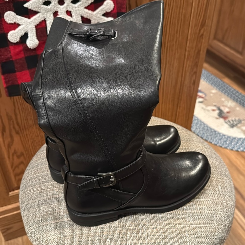 Black boots